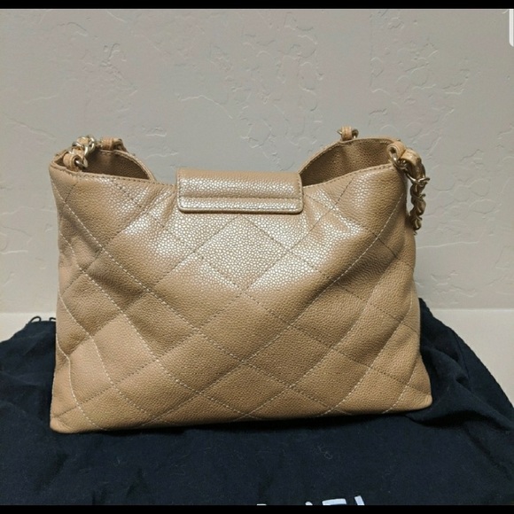 CHANEL Iridescent Pearl Caviar Tote bag - Picture 10 of 14